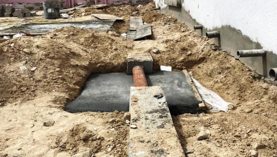 مشروع تمديد شبكة صرف صحي في احد الفلل في الامارات مدينة ابوظبي